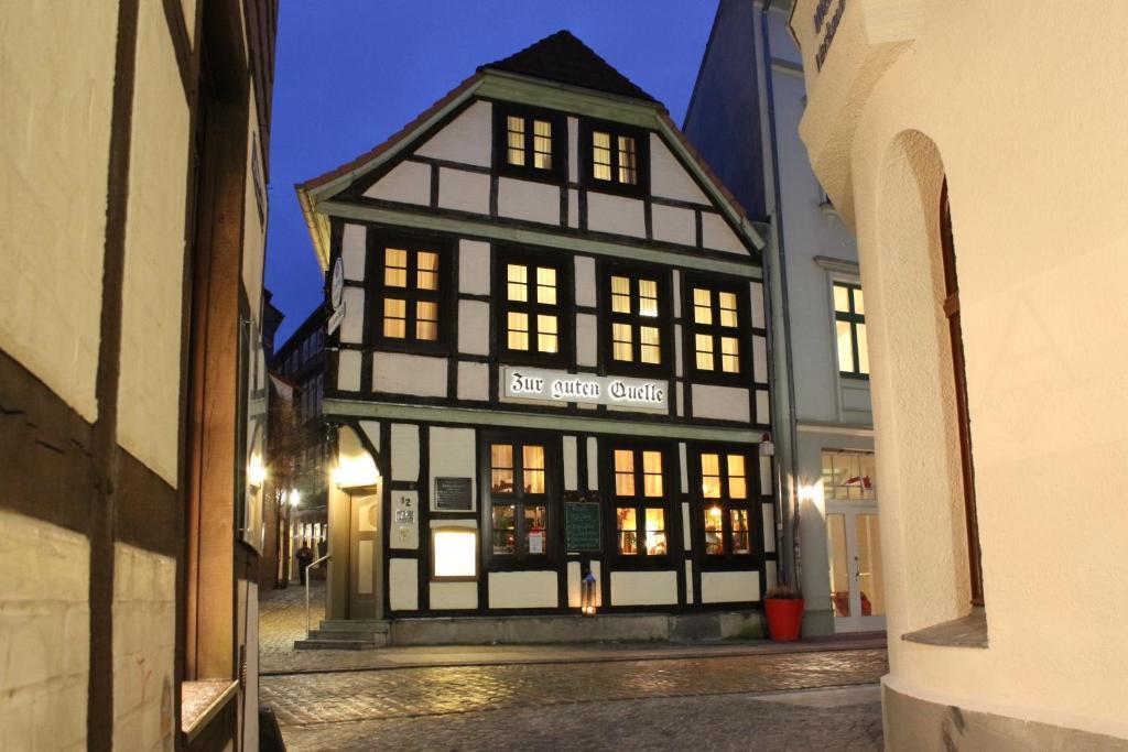 Gasthof Zur Guten Quelle Schwerin  Ngoại thất bức ảnh